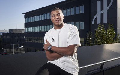 博鱼电竞焦点-乒乓球颠球